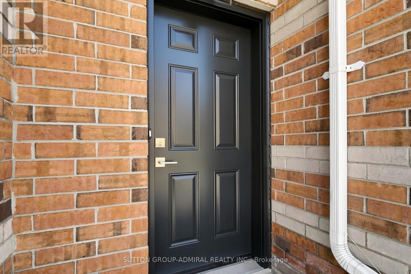 48 - 52 Brandy Lane Way, Newmarket, Ontario  L3Y 8P7 - Photo 2 - N13057268