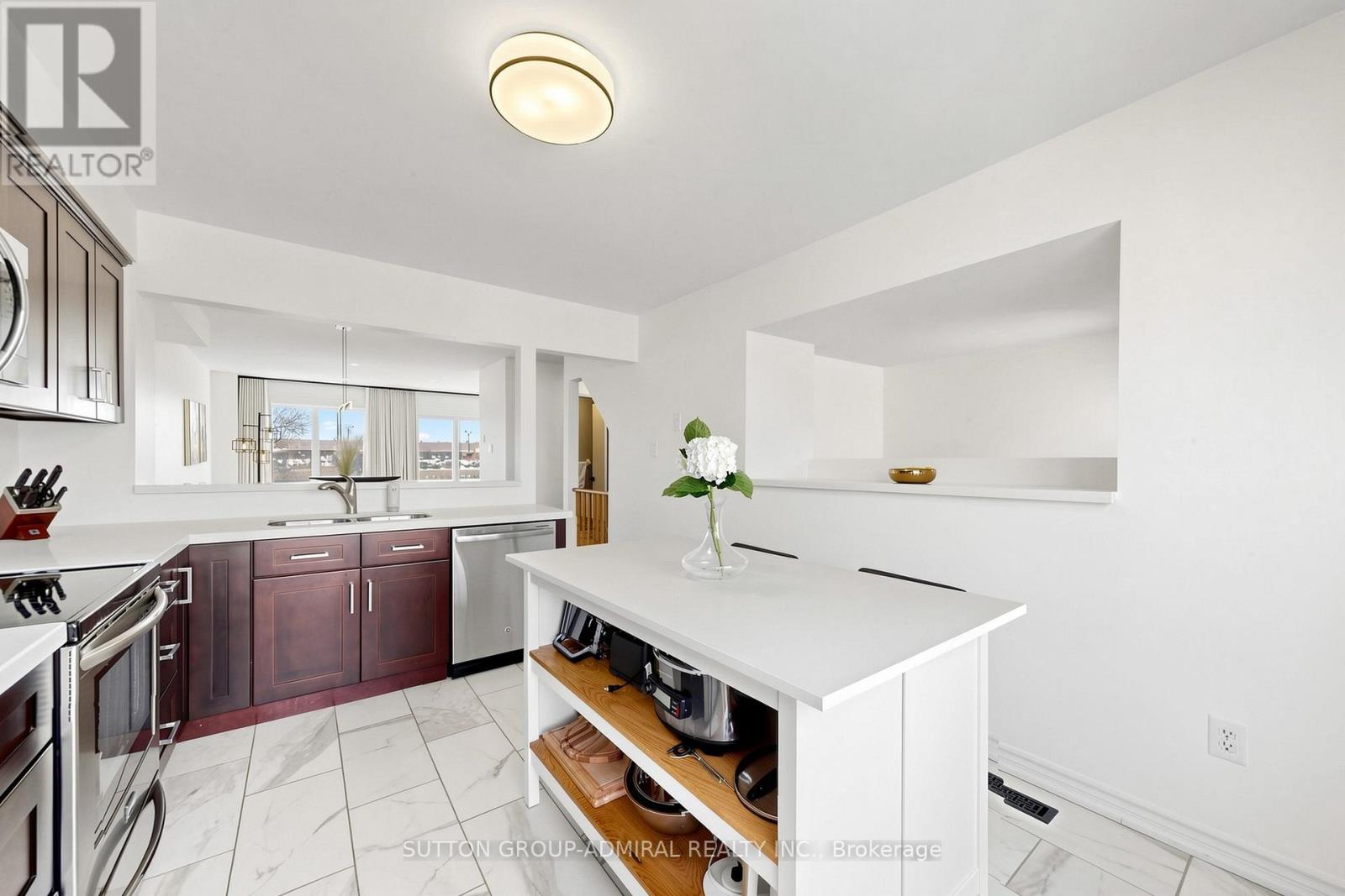 48 - 52 Brandy Lane Way, Newmarket, Ontario  L3Y 8P7 - Photo 8 - N13057268