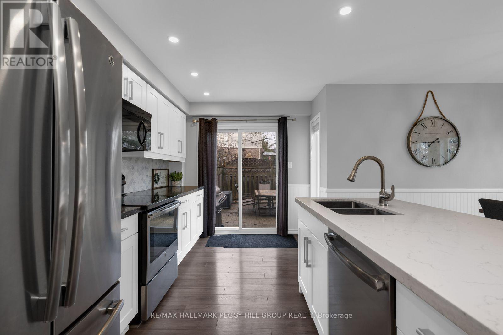 1237 Hill Street, Innisfil, Ontario  L9S 1X7 - Photo 3 - N13057276