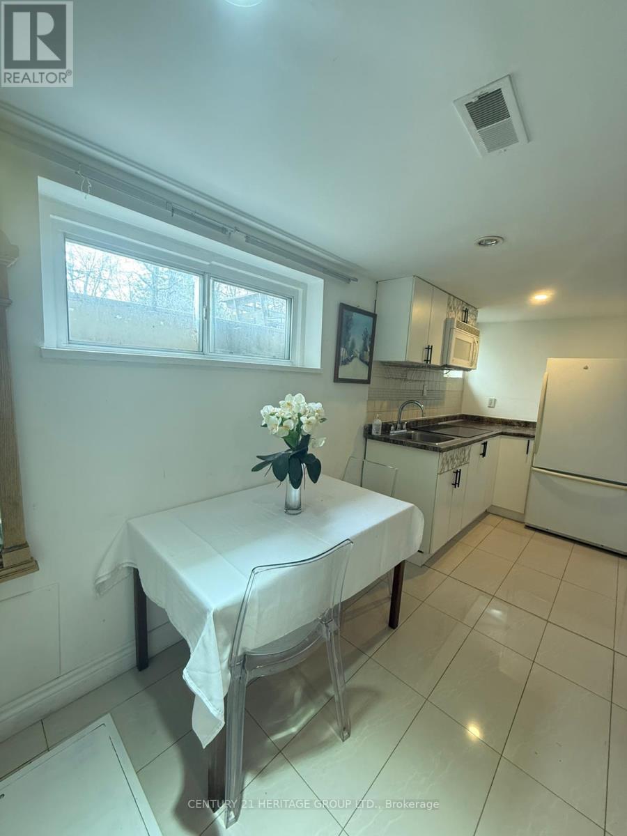 BSMT - 430 BALKAN ROAD, richmond hill (crosby), Ontario