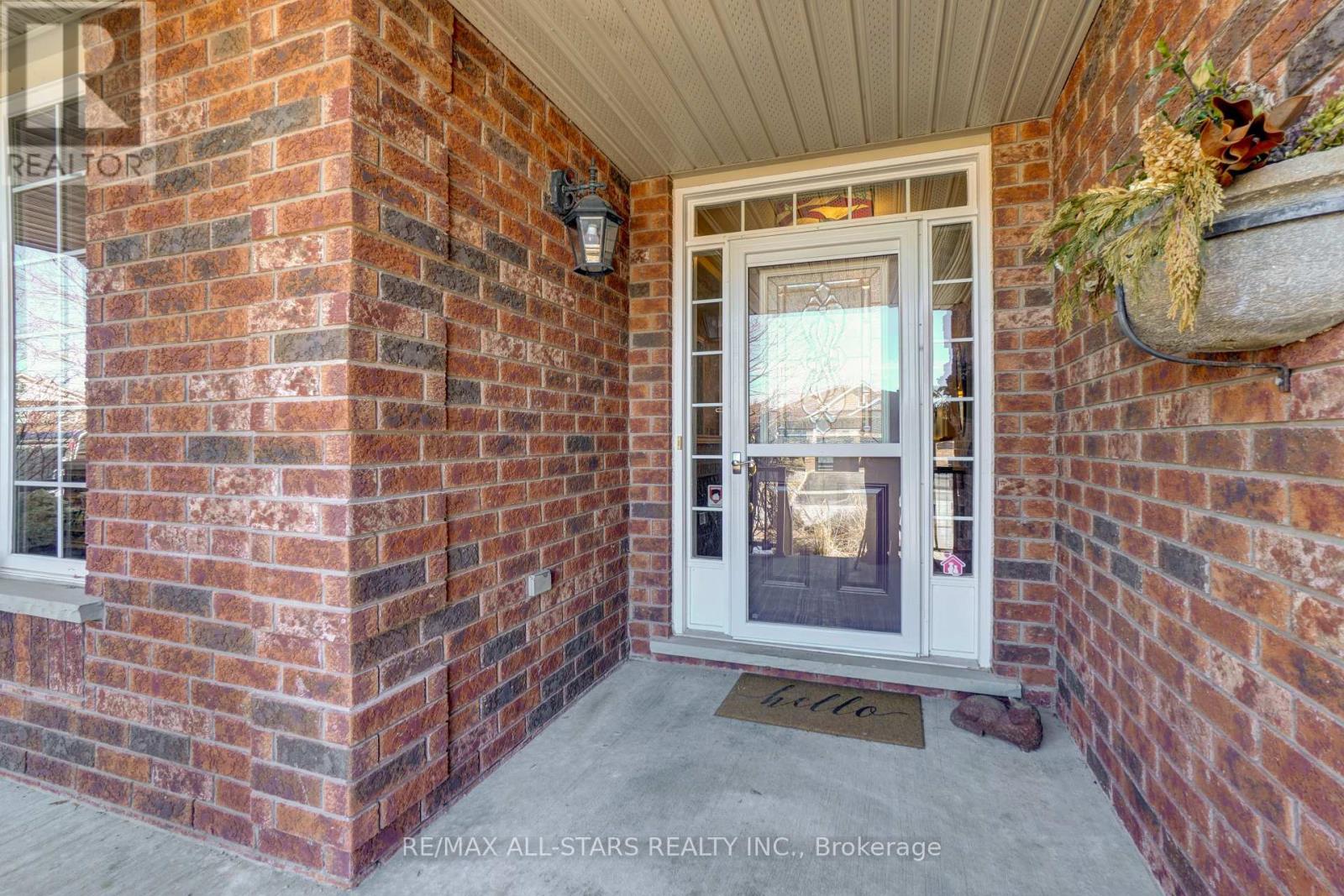 32 Oakside Drive, Uxbridge, Ontario  L9P 2A4 - Photo 2 - N12954520