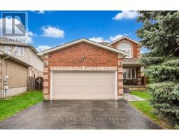 34 BALMORAL PLACE, Barrie, Ontario