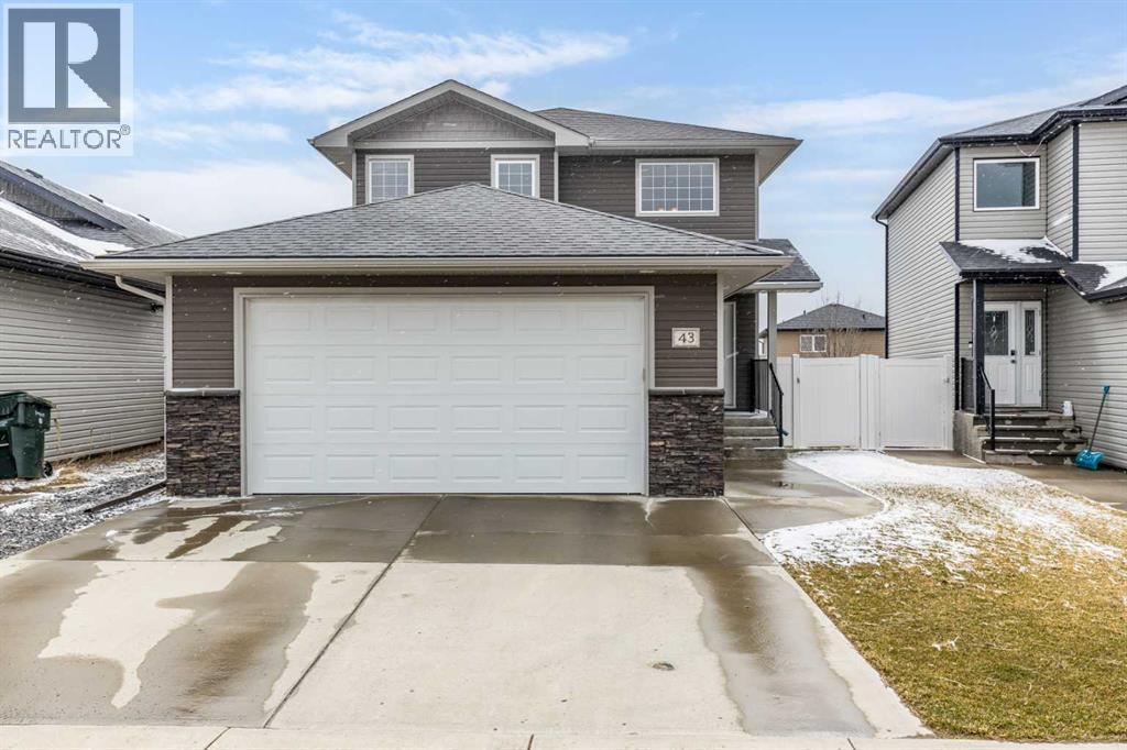 43 Sterling Link, Medicine Hat, Alberta  T1B 4N2 - Photo 1 - A2300668