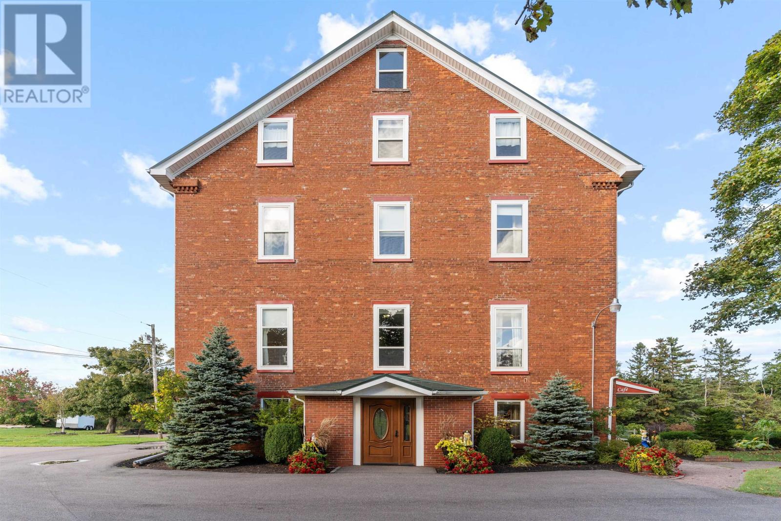 206 Maple Street, Tignish, Prince Edward Island  C0B 2B0 - Photo 3 - 202608948