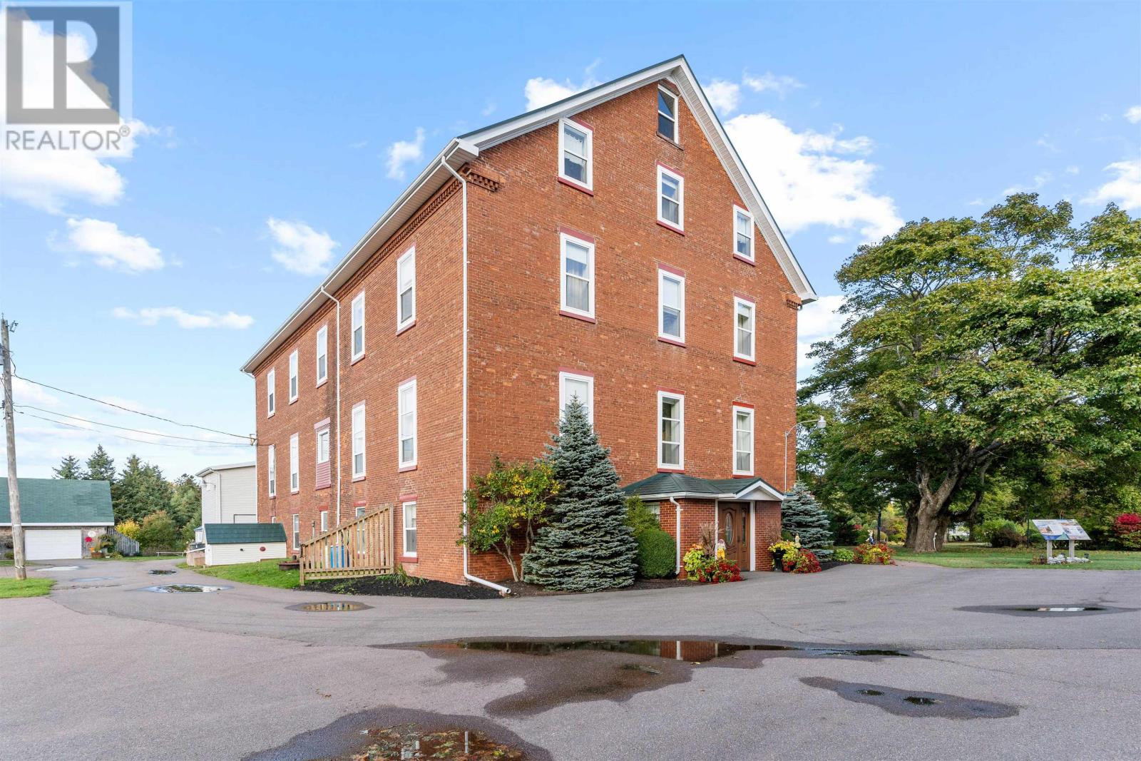 206 Maple Street, Tignish, Prince Edward Island  C0B 2B0 - Photo 4 - 202608948