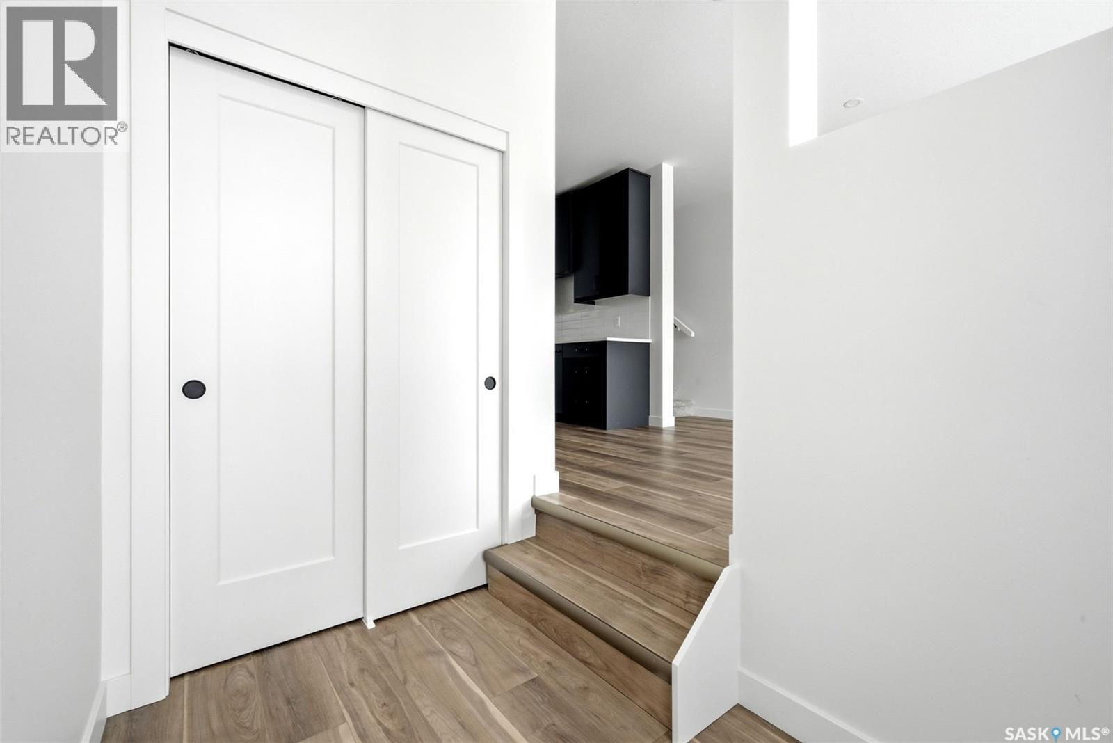 3023 Regina Avenue, Regina, Saskatchewan  S4S 0G3 - Photo 4 - SK034049