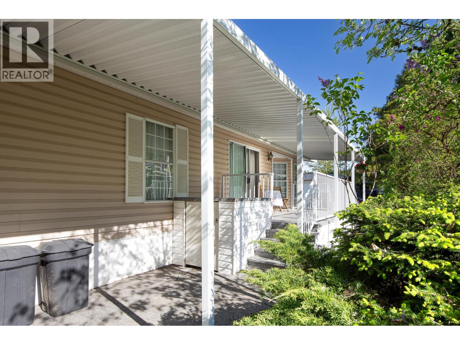 120 201 Cayer Street, Coquitlam, British Columbia  V3K 5A9 - Photo 3 - R3115945