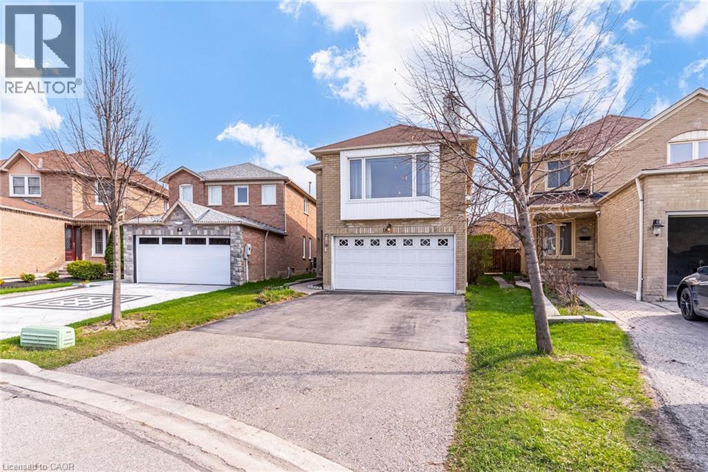 18 Nature Court, Brampton, Ontario  L6S 5T8 - Photo 3 - 40823829