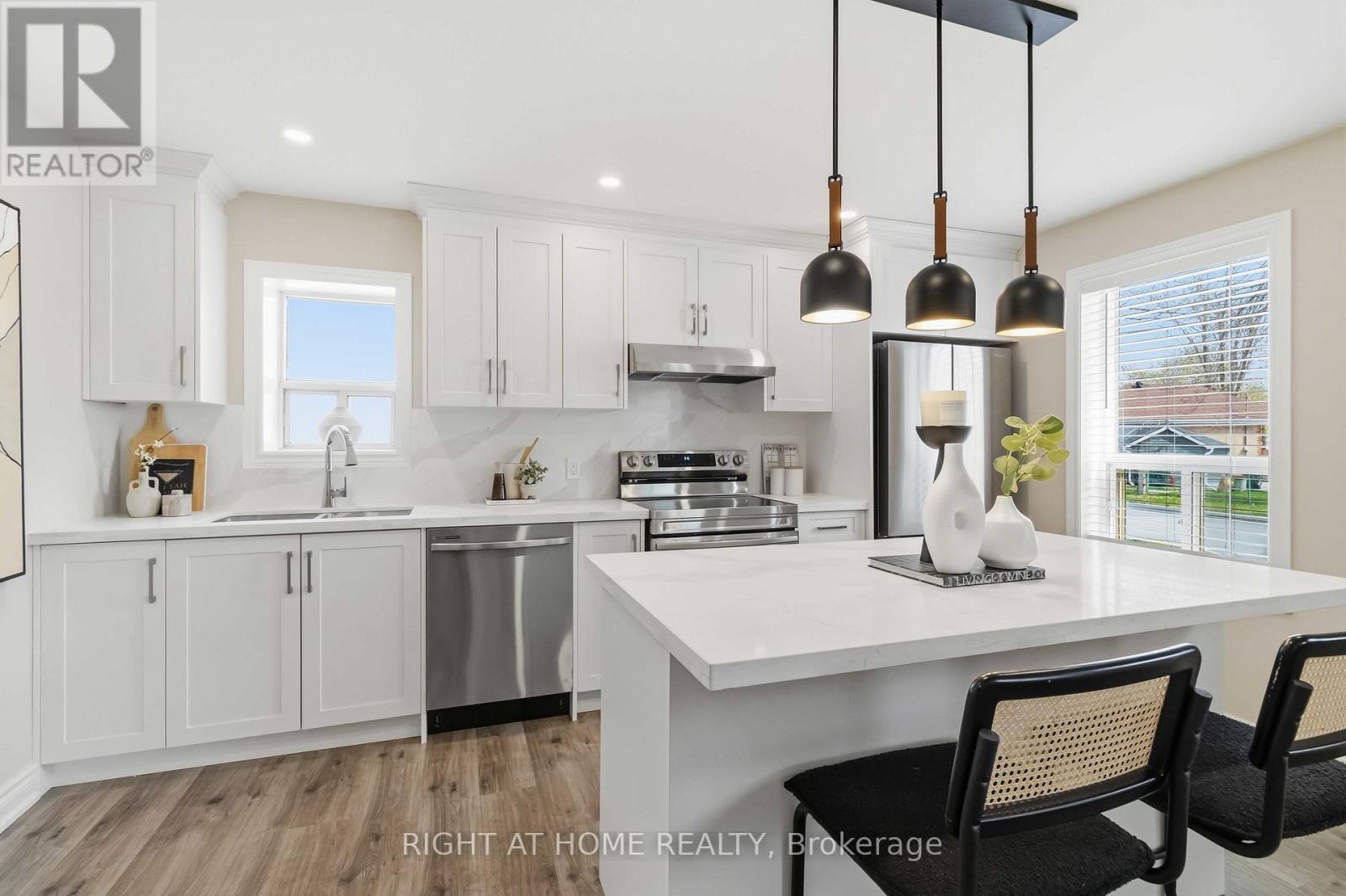 12 Rosalie Avenue, Toronto, Ontario  M3L 1C5 - Photo 11 - W13057212