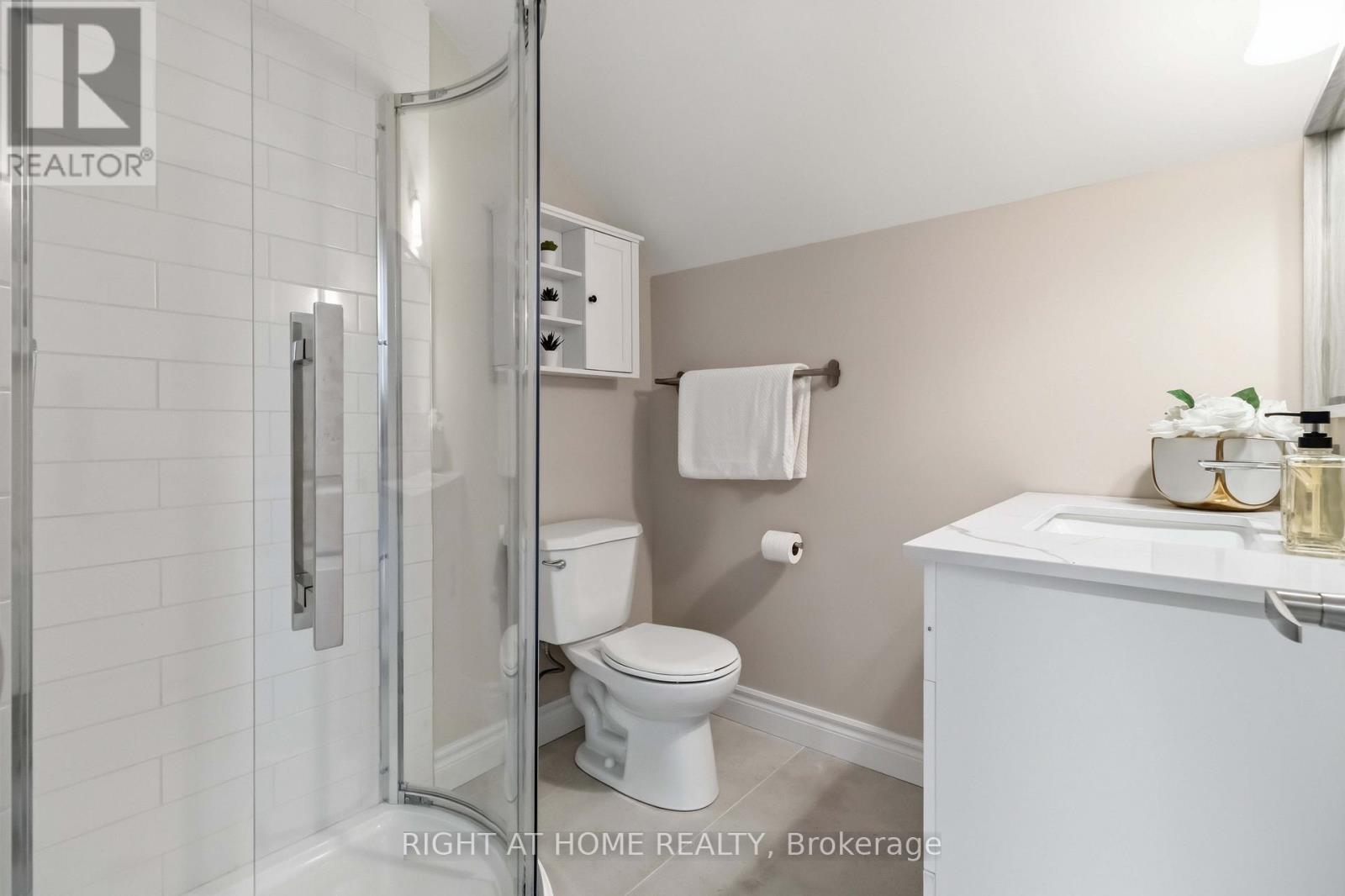 12 Rosalie Avenue, Toronto, Ontario  M3L 1C5 - Photo 19 - W13057212