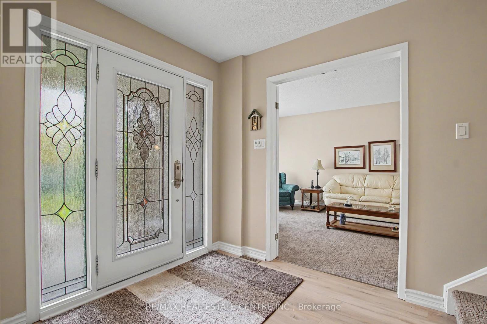 917 Maple Avenue, Milton, Ontario  L9T 3X6 - Photo 3 - W13057214