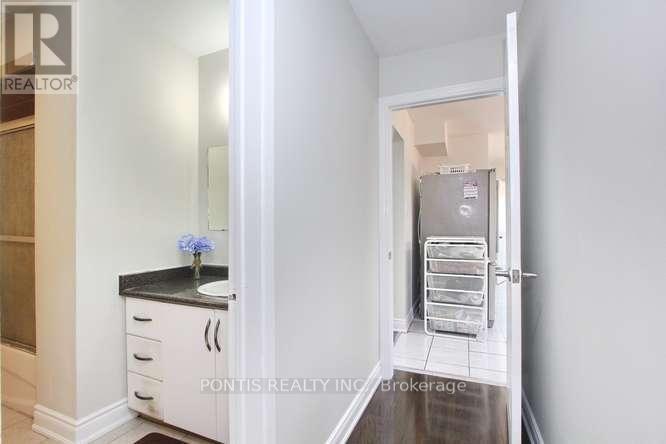 7292 Sills Road, Mississauga, Ontario  L4T 2K1 - Photo 17 - W13057224