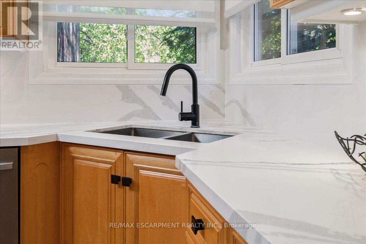 346 Kingsway Place, Milton, Ontario  L9T 4C8 - Photo 16 - W13057230