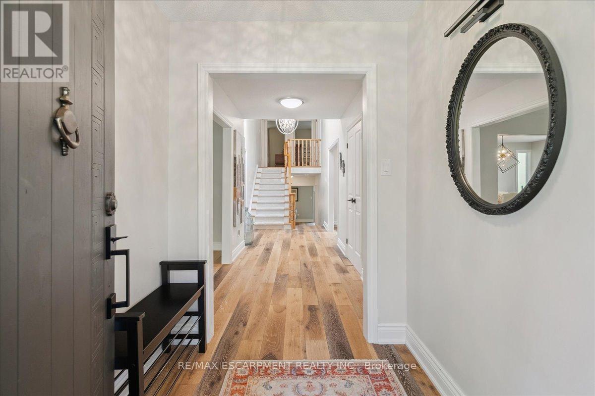 346 Kingsway Place, Milton, Ontario  L9T 4C8 - Photo 5 - W13057230