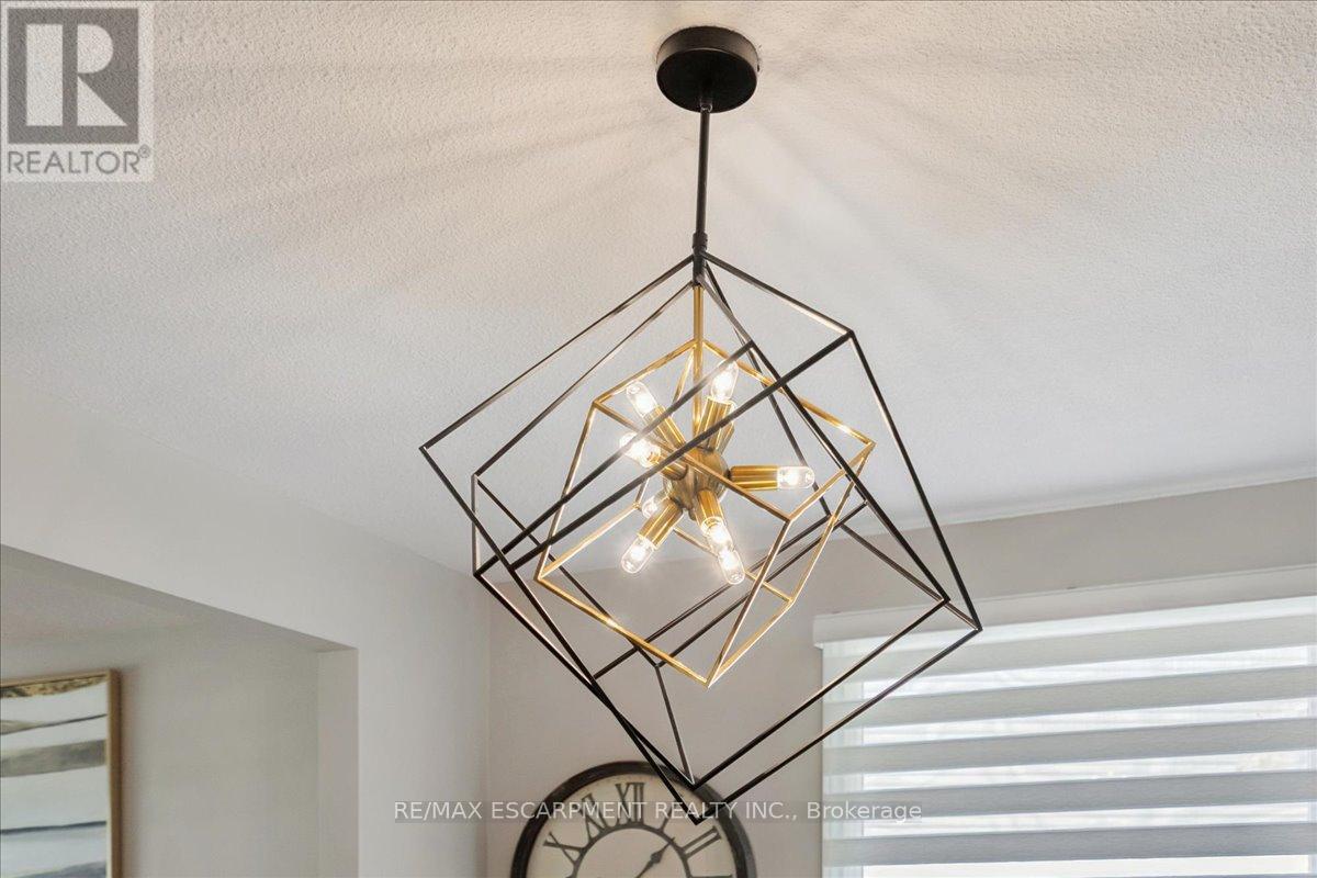 346 Kingsway Place, Milton, Ontario  L9T 4C8 - Photo 9 - W13057230