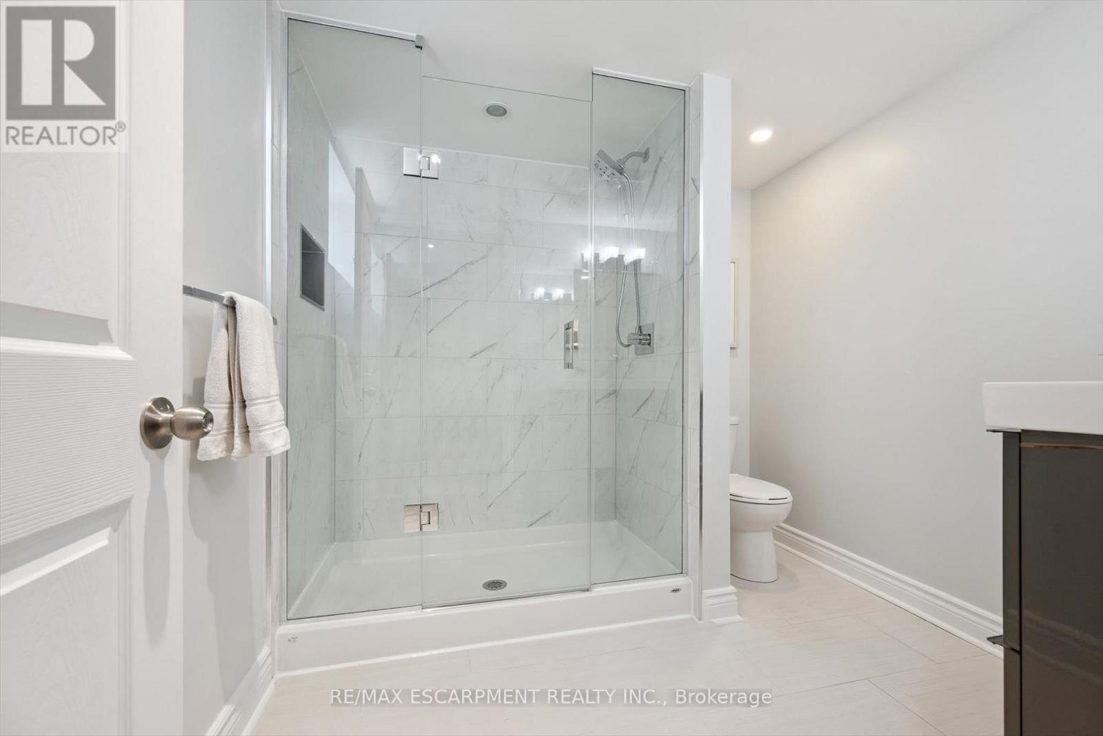 1311 Royal Drive, Burlington, Ontario  L7P 2G2 - Photo 28 - W13057262