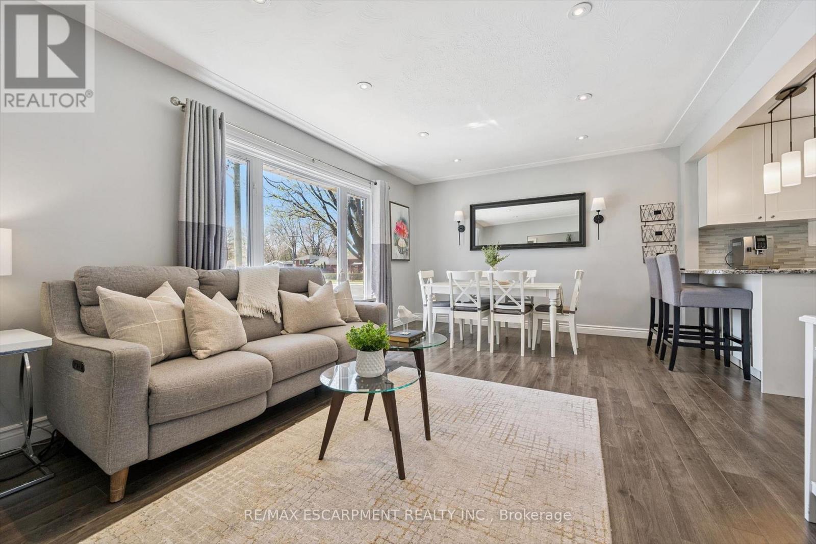 1311 Royal Drive, Burlington, Ontario  L7P 2G2 - Photo 5 - W13057262