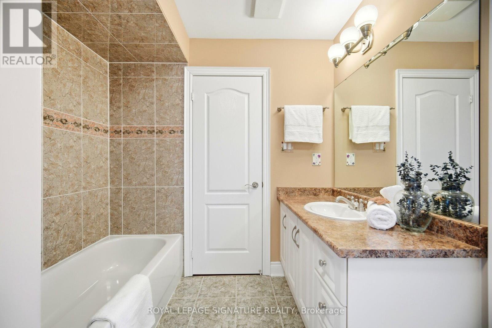 1592 Hallstone Road, Brampton, Ontario  L6Y 5K8 - Photo 33 - W13057342