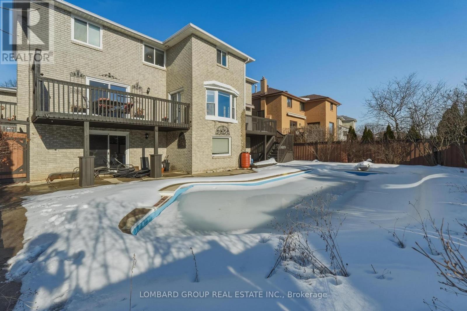 10 Whitmore Court, Brampton, Ontario  L6Z 2A5 - Photo 4 - W13057354