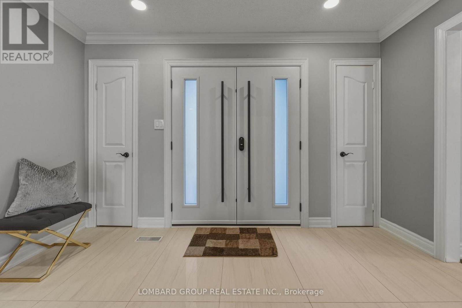 10 Whitmore Court, Brampton, Ontario  L6Z 2A5 - Photo 8 - W13057354