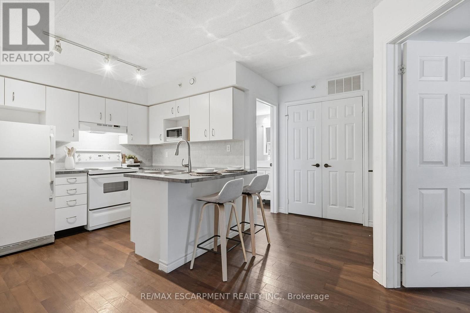 308 - 4015 Kilmer Drive, Burlington, Ontario  L7M 4M4 - Photo 11 - W13057546