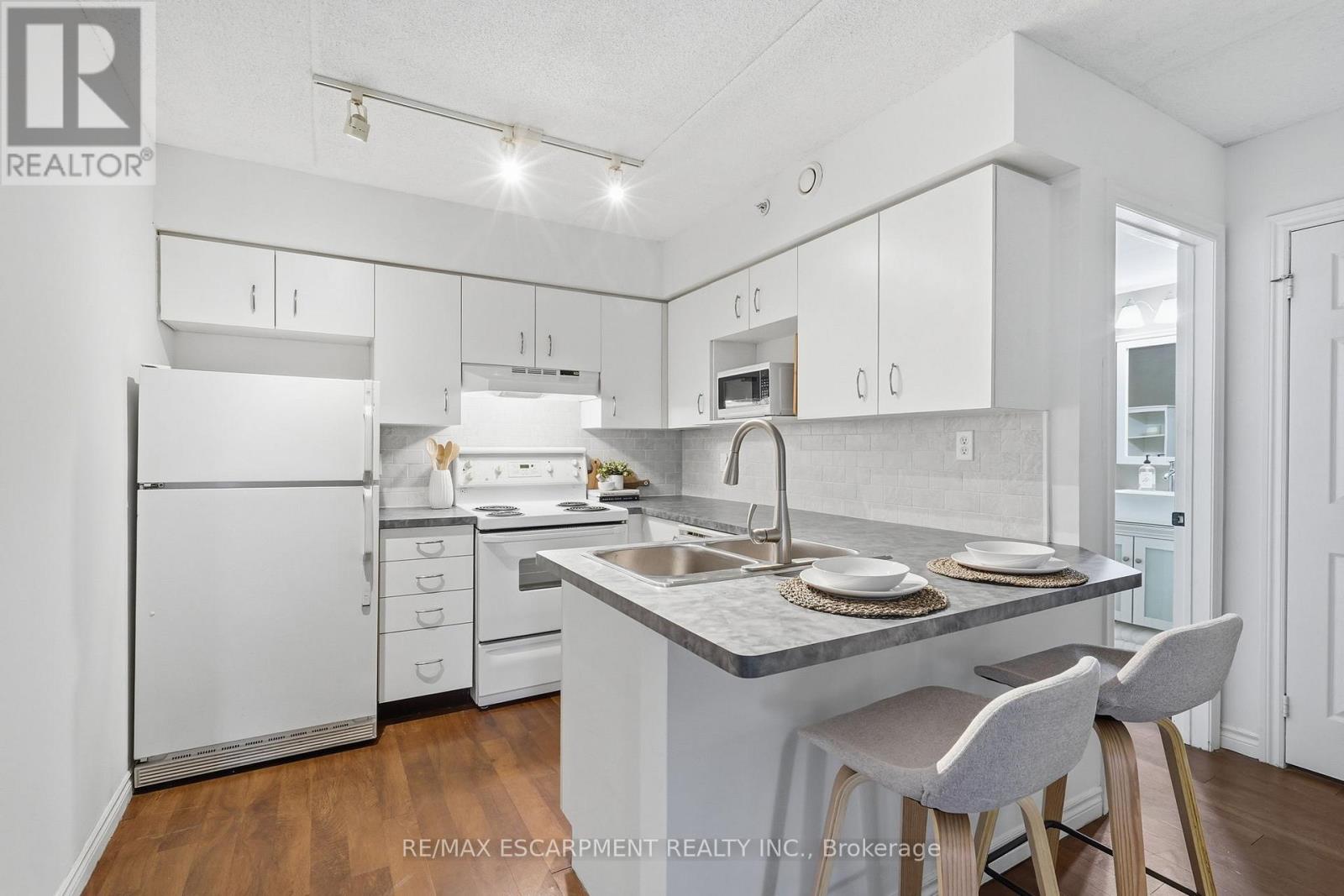 308 - 4015 Kilmer Drive, Burlington, Ontario  L7M 4M4 - Photo 12 - W13057546