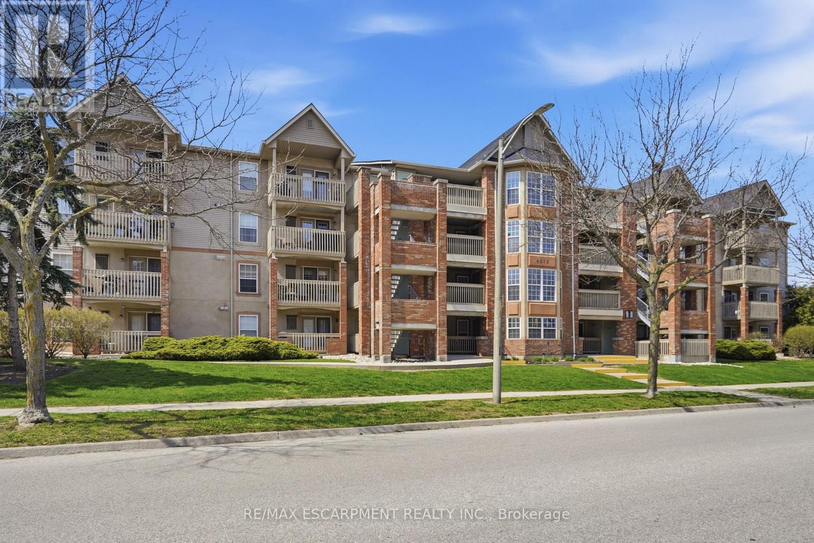 308 - 4015 Kilmer Drive, Burlington, Ontario  L7M 4M4 - Photo 3 - W13057546