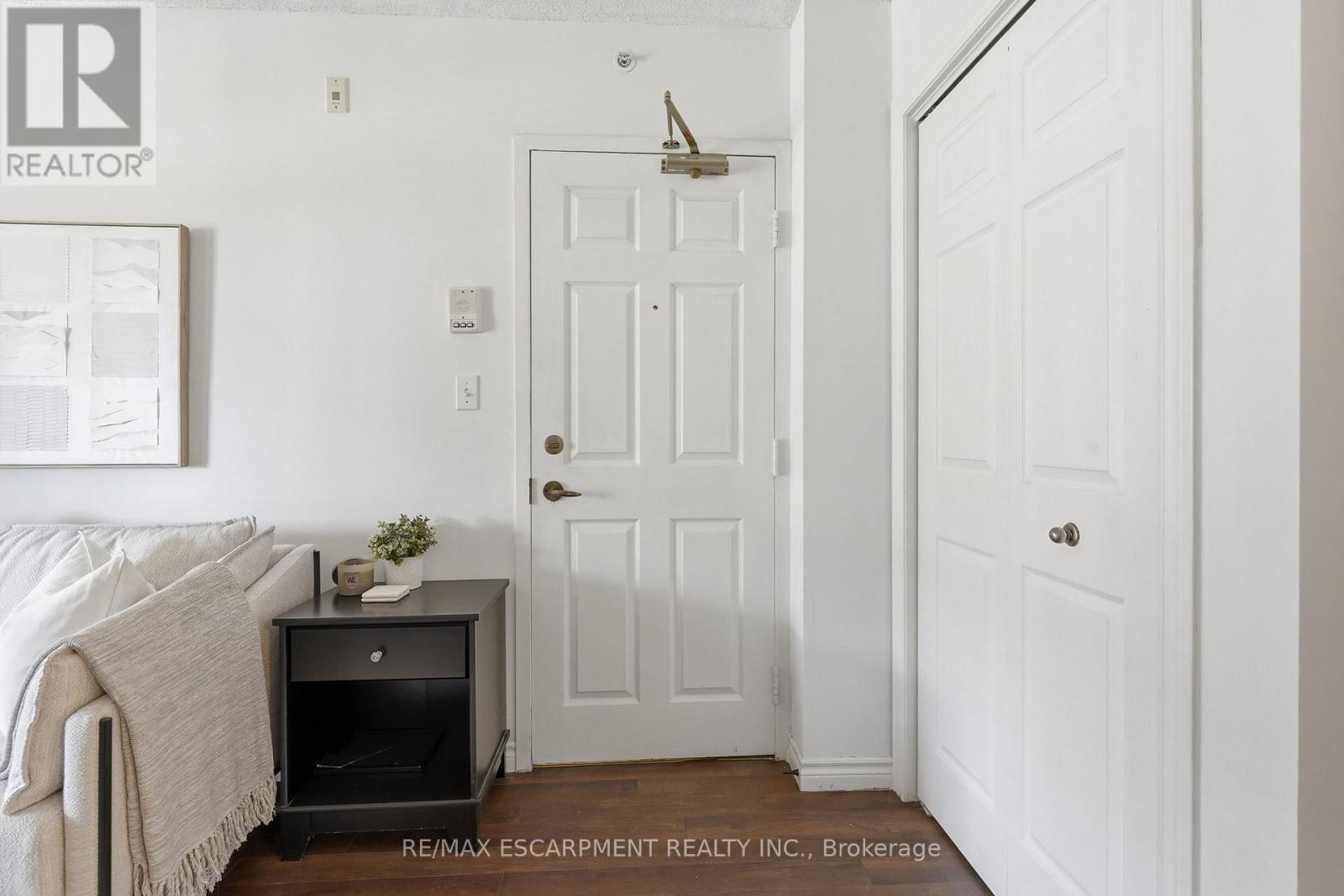 308 - 4015 Kilmer Drive, Burlington, Ontario  L7M 4M4 - Photo 5 - W13057546