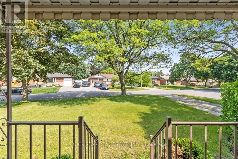 Upper - 23 Terrance Drive, Brantford, Ontario  N3R 3G2 - Photo 2 - X13057226