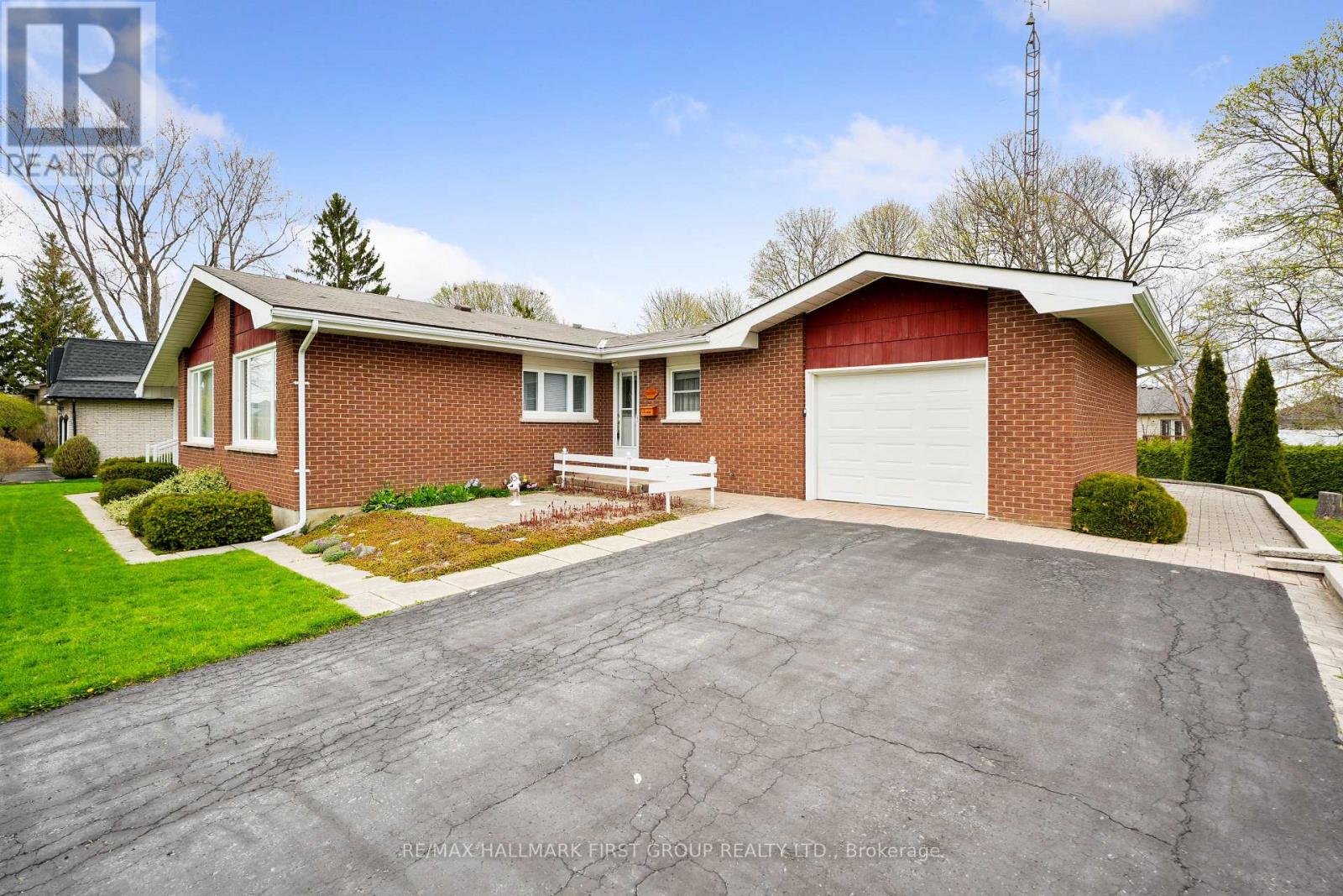 12 Maplewood Boulevard, Cobourg, Ontario  K9A 4J3 - Photo 3 - X13057348