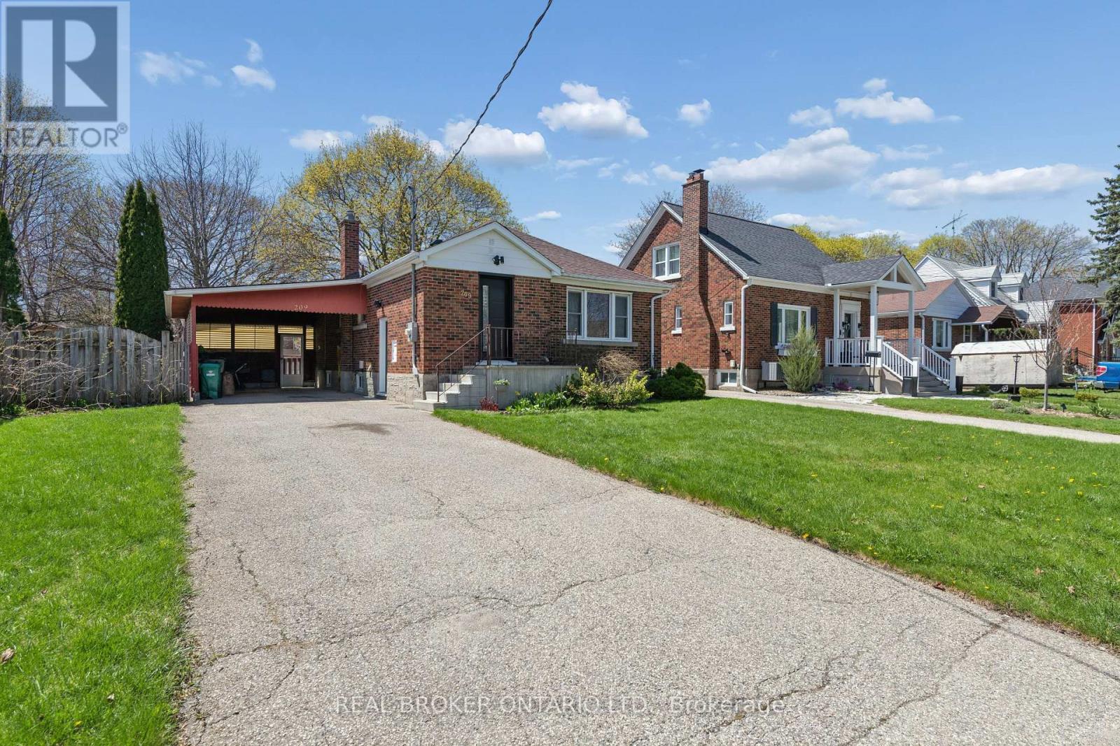 209 BEDFORD ROAD, Kitchener, Ontario