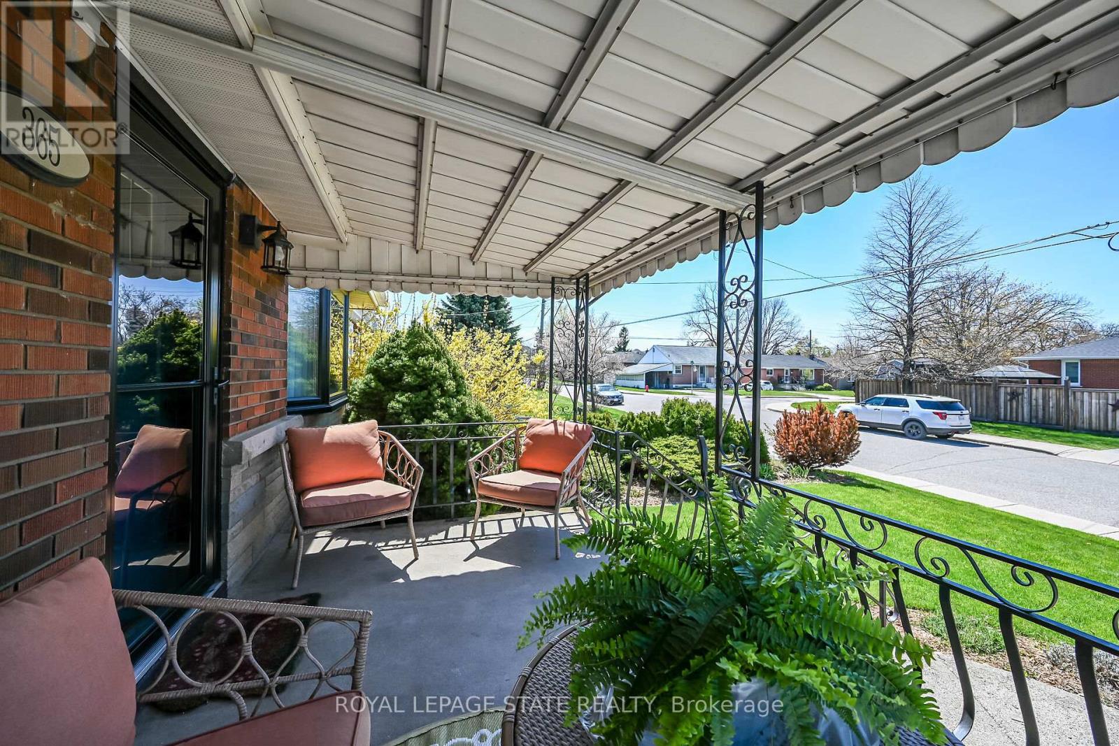 365 East 18th Street, Hamilton, Ontario  L9A 4P7 - Photo 2 - X13057536