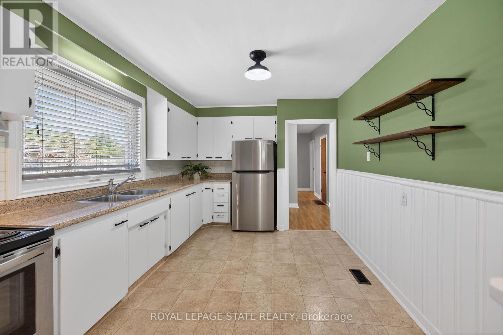 365 East 18th Street, Hamilton, Ontario  L9A 4P7 - Photo 5 - X13057536