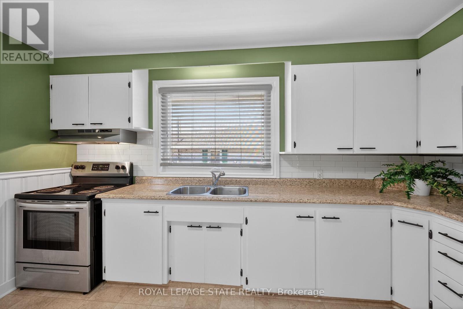 365 East 18th Street, Hamilton, Ontario  L9A 4P7 - Photo 7 - X13057536