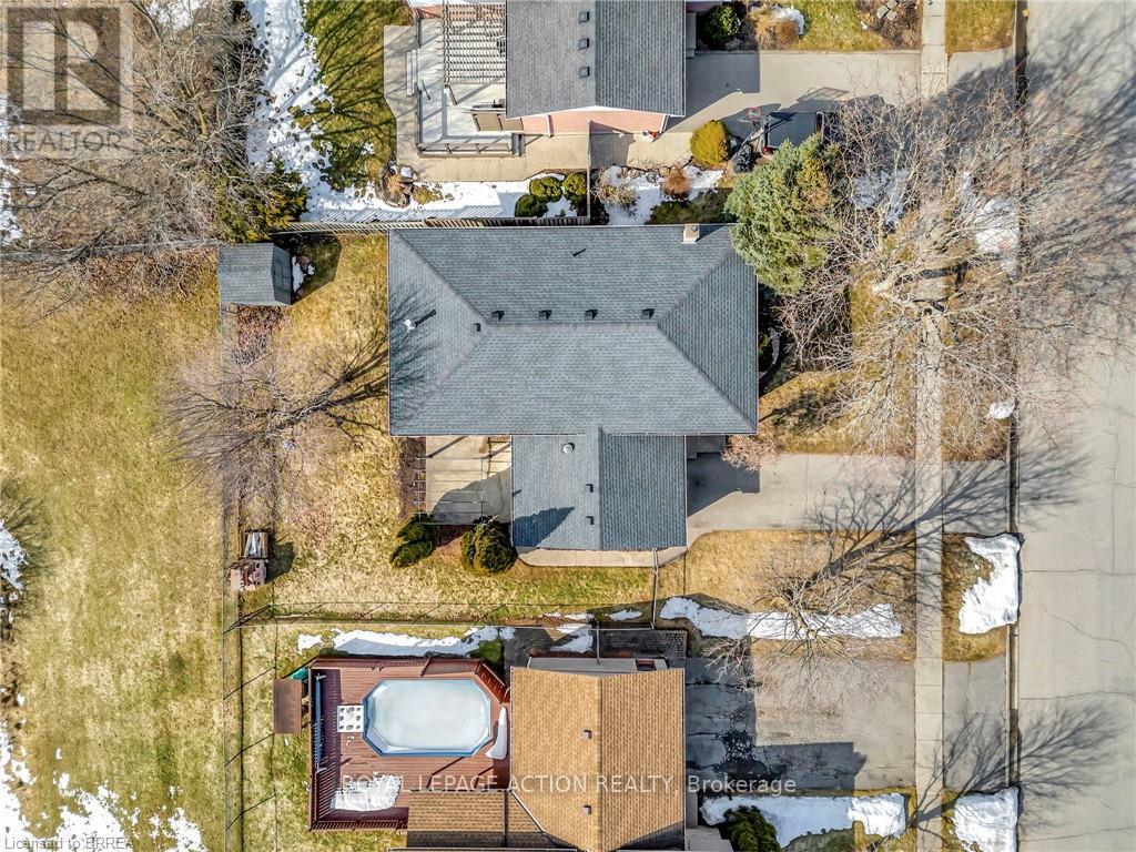 21 Scott Street, Brant, Ontario  N0E 1N0 - Photo 2 - X13057540