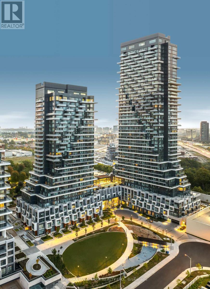 PL01 - 10 INN ON THE PARK DRIVE, Toronto, Ontario