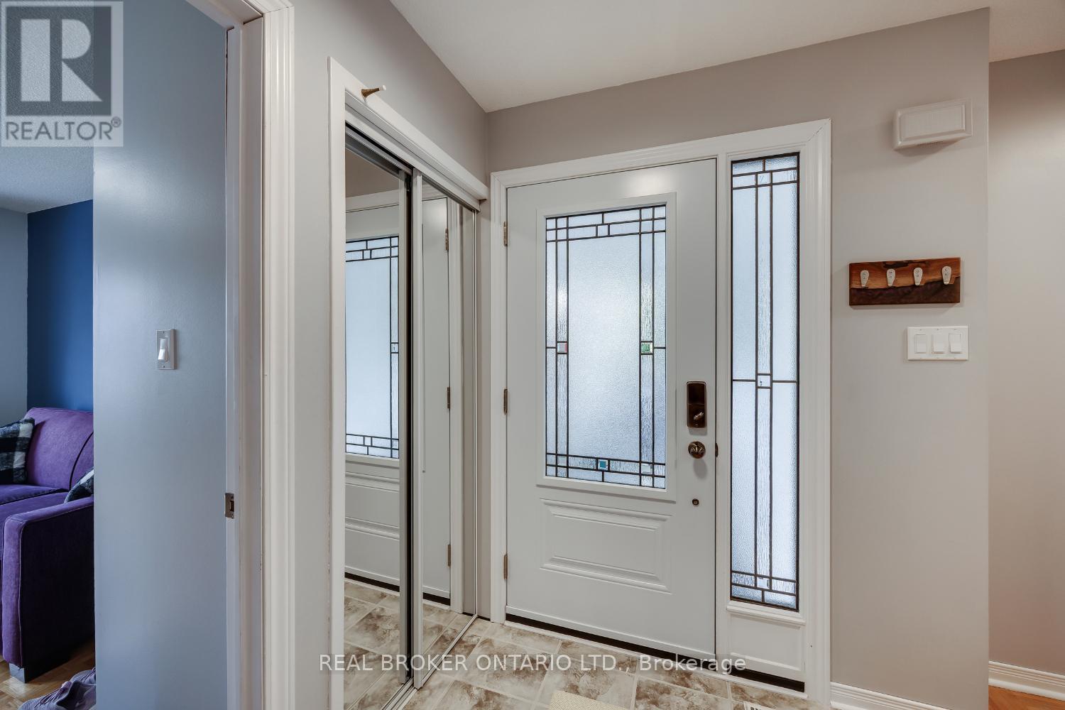 71 Roser Crescent, Clarington, Ontario  L1C 3P1 - Photo 5 - E13057624