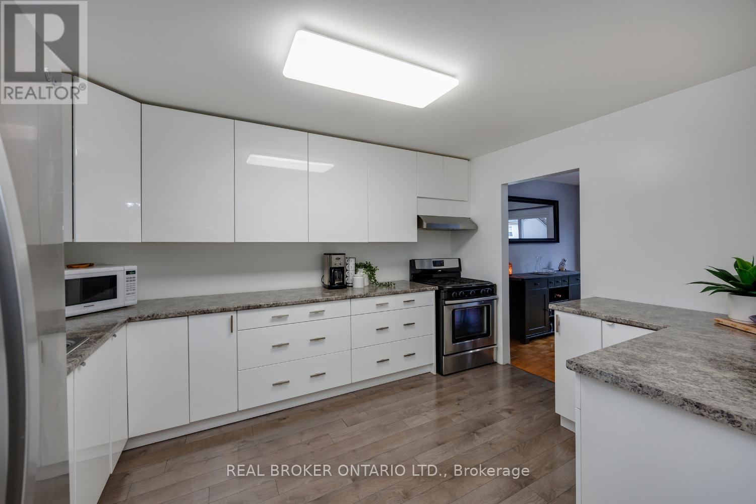 71 Roser Crescent, Clarington, Ontario  L1C 3P1 - Photo 7 - E13057624