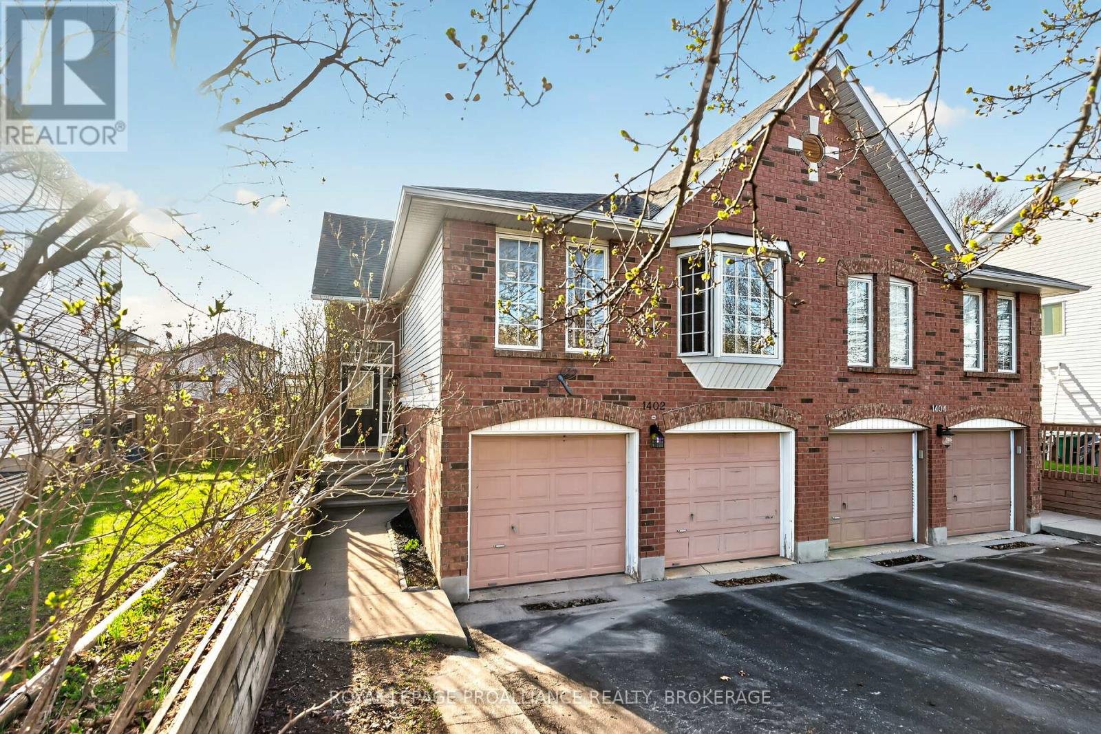 1402 Thornwood Crescent, Kingston, Ontario  K7P 3B6 - Photo 1 - X13057568