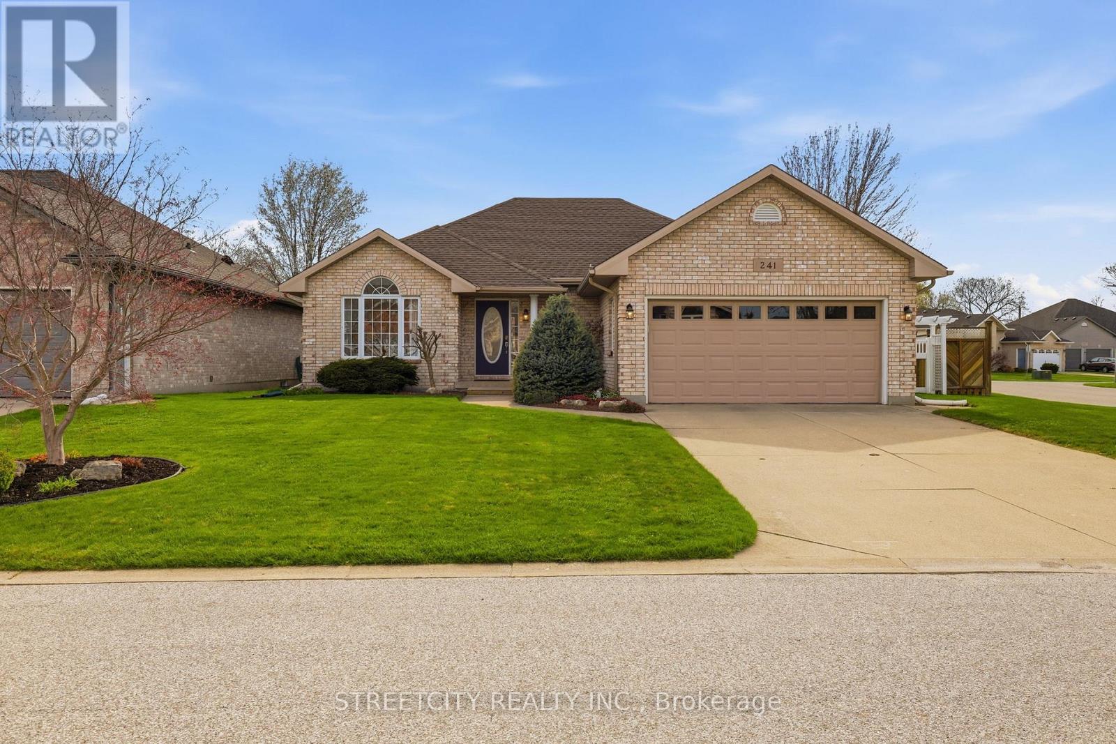 241 CANADORE COURT, Sarnia, Ontario