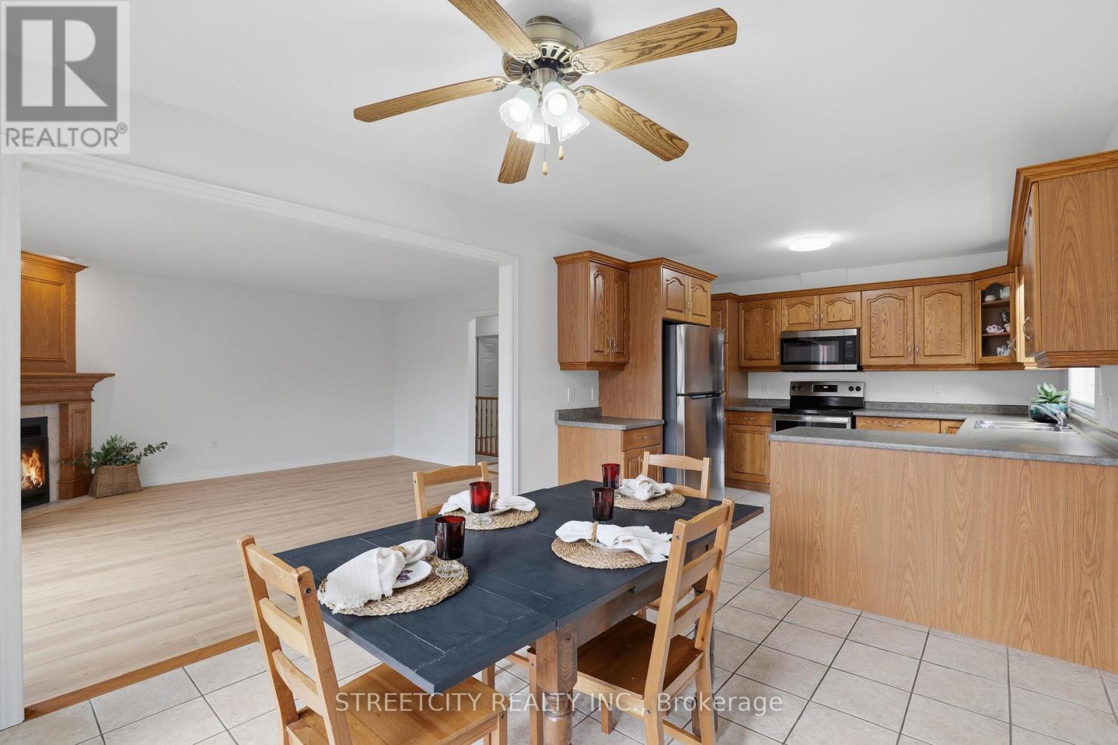 241 Canadore Court, Sarnia, Ontario  N7S 6A2 - Photo 7 - X13057722