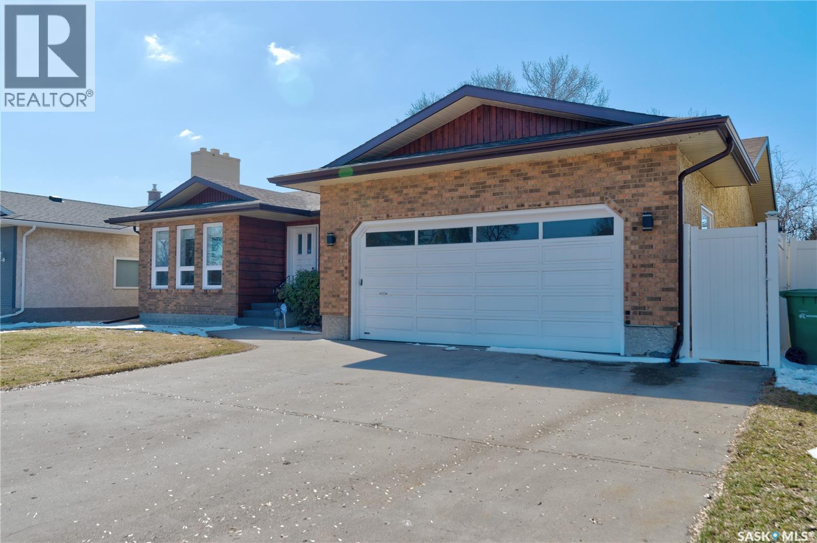 291 Williston Drive, Regina, Saskatchewan  S4X 2C5 - Photo 2 - SK034153