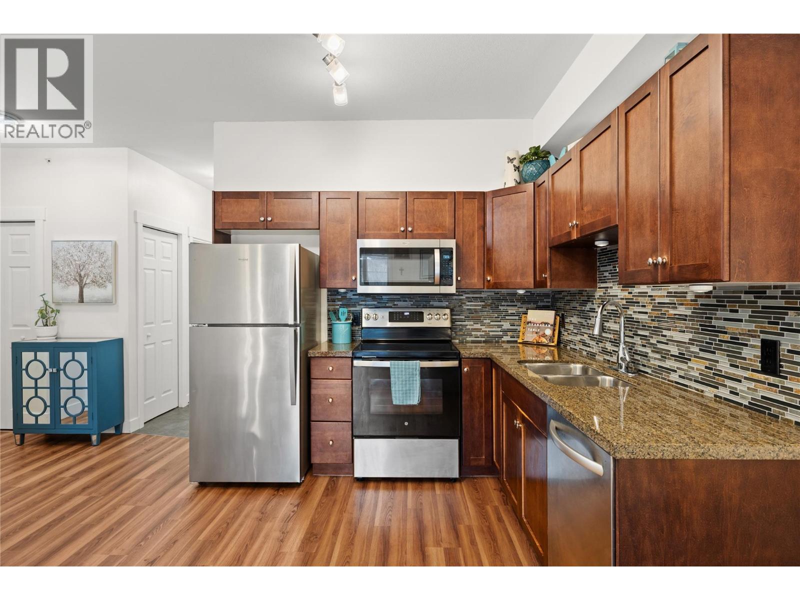 1875 Country Club Drive Unit# 1405, Kelowna, British Columbia  V1V 2W7 - Photo 8 - 10385288