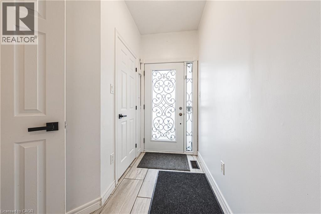 6 Second Road W, Hamilton, Ontario  L8J 2R8 - Photo 2 - 40805801