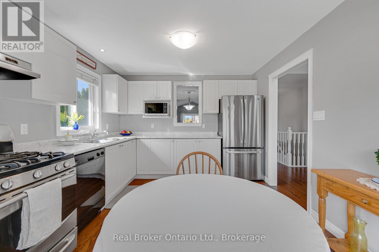 34 Margaret Avenue, Grimsby, Ontario  L3M 5L4 - Photo 10 - X13057658