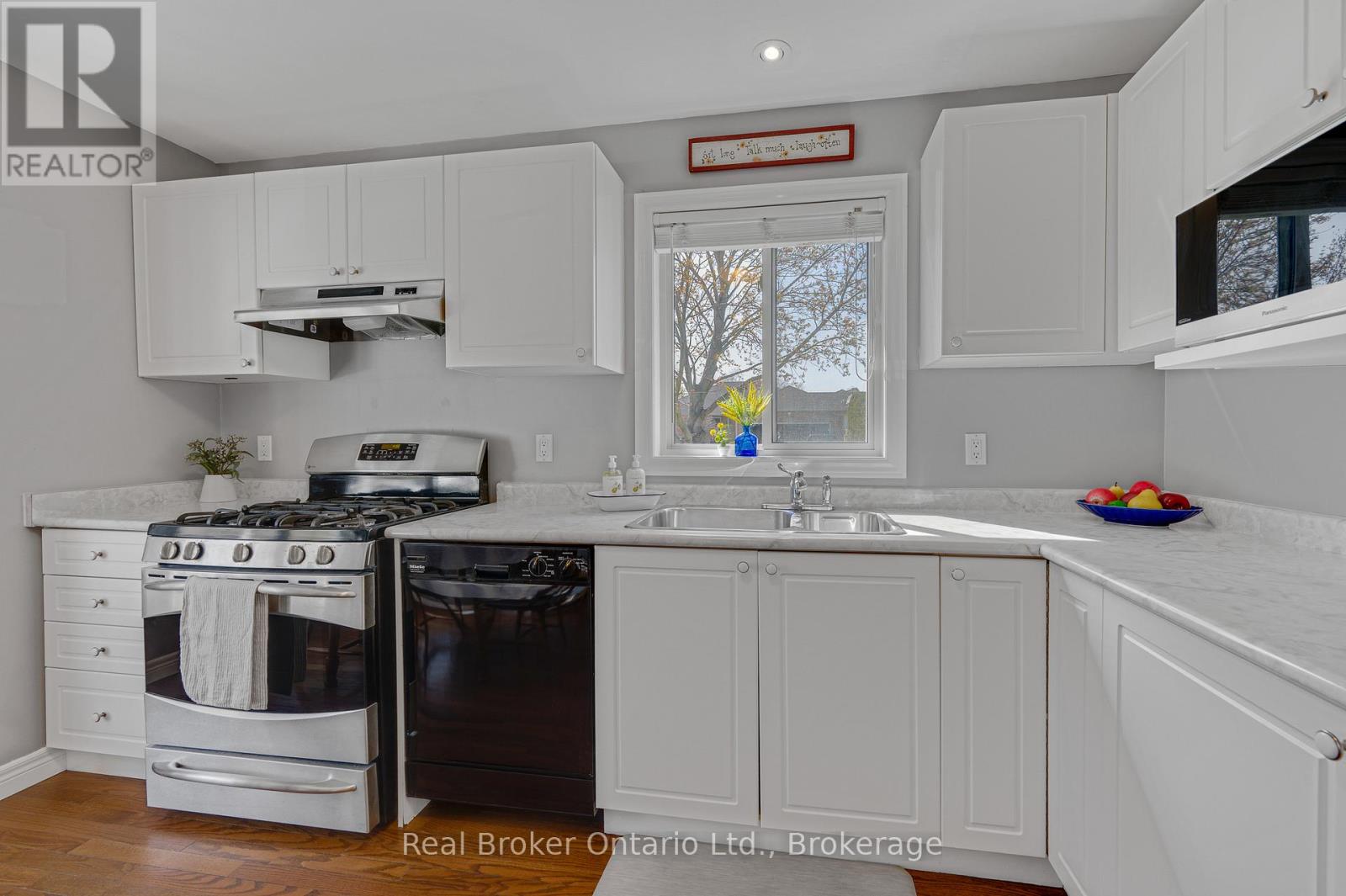 34 Margaret Avenue, Grimsby, Ontario  L3M 5L4 - Photo 11 - X13057658