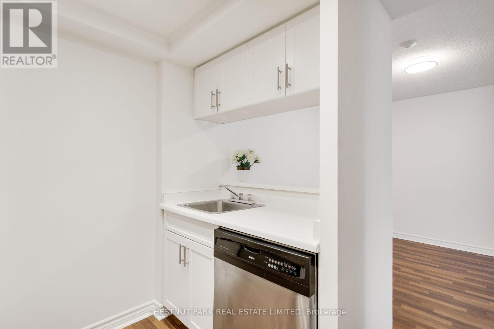 1408 - 1001 Bay Street, Toronto, Ontario  M5S 3A6 - Photo 12 - C13023706