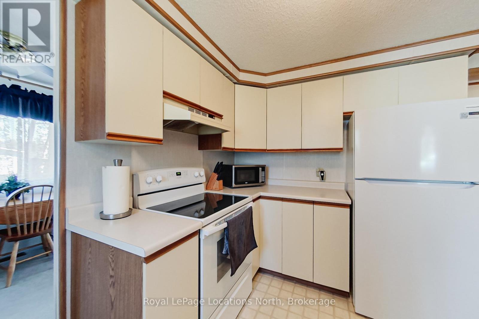 5 Murray Drive, Wasaga Beach, Ontario  L9Z 1K3 - Photo 12 - S13057566