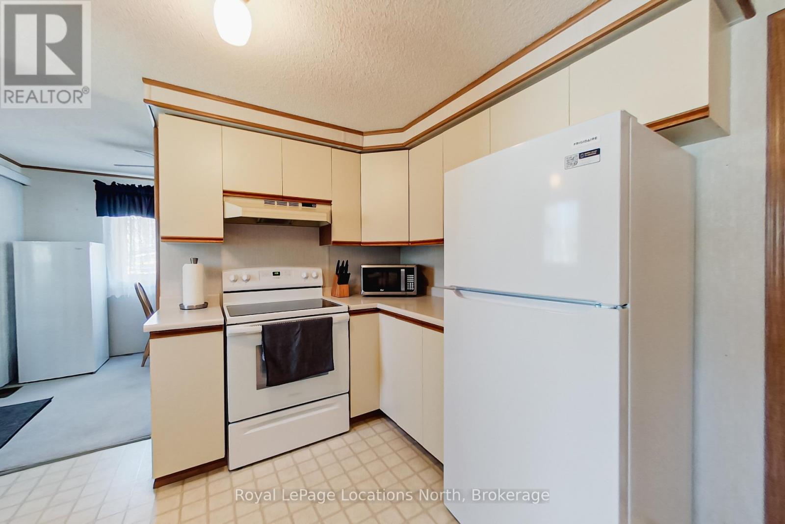 5 Murray Drive, Wasaga Beach, Ontario  L9Z 1K3 - Photo 13 - S13057566