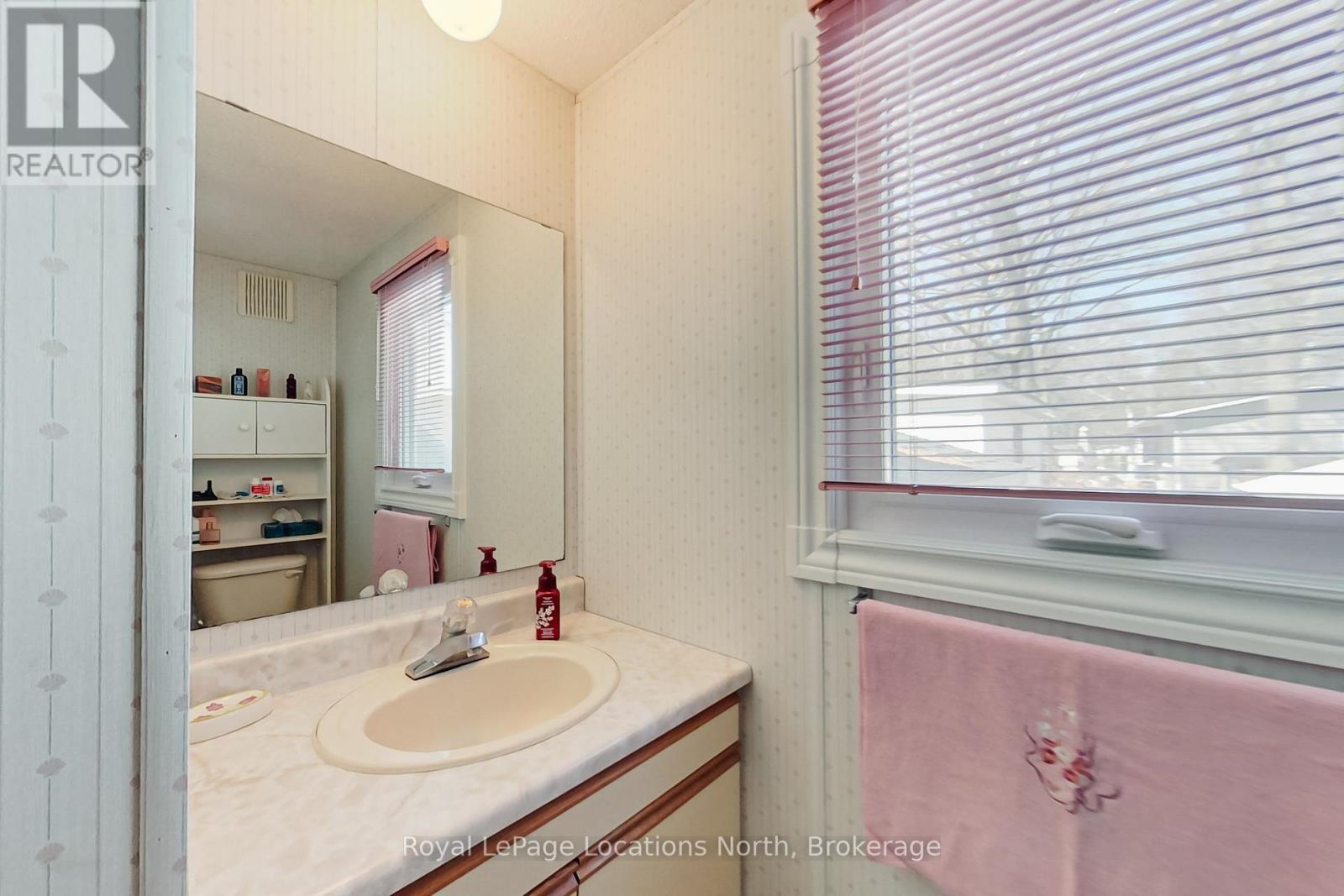 5 Murray Drive, Wasaga Beach, Ontario  L9Z 1K3 - Photo 16 - S13057566